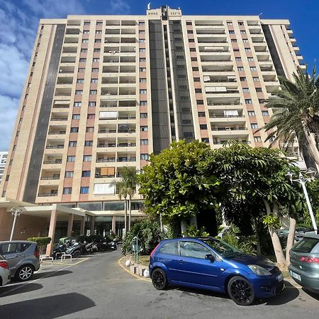 Modern 2-Bedroom Apartment With Stunning View 阿德耶 外观 照片