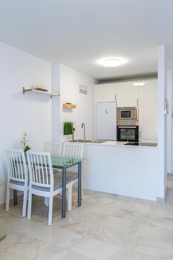 Modern 2-Bedroom Apartment With Stunning View 阿德耶 外观 照片