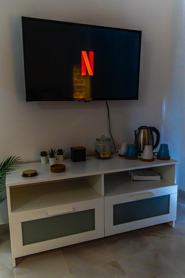Modern 2-Bedroom Apartment With Stunning View 阿德耶 外观 照片